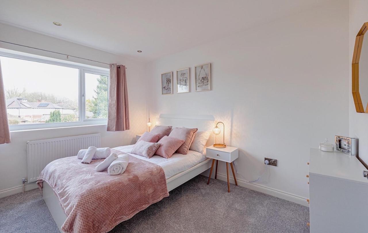Luxurious 7 Bedroom House In Didsbury, Apartment Manchester